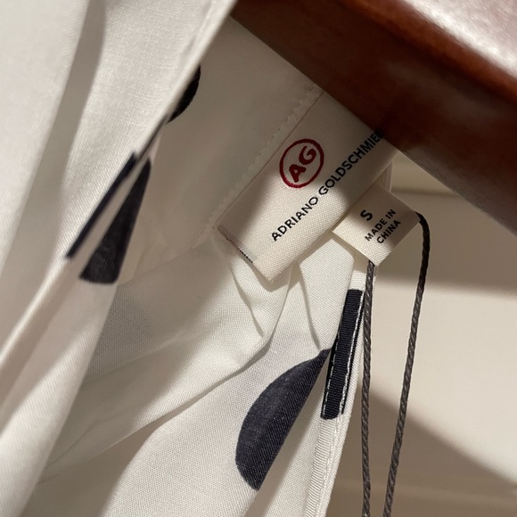 AG. Cute polka dot halter with tie back. - Picture 4 of 6